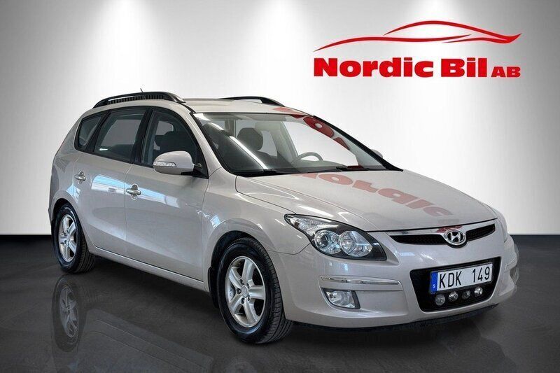 Ljusbrun (brun) Begagnad 2010 Hyundai i30 Kombi | 49 900 kr (Marknadspris) - Bild 1/4