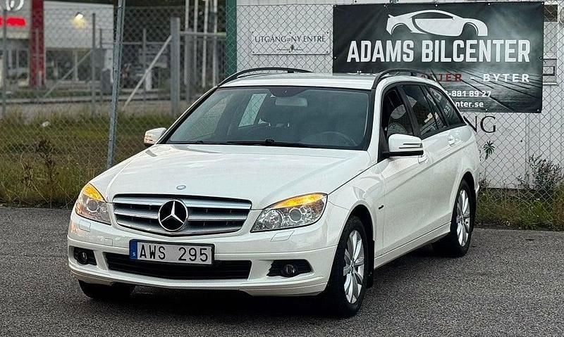 Vit Begagnad 2010 Mercedes C180 Classic Kombi | 79 900 kr (Marknadspris) - Bild 1/4