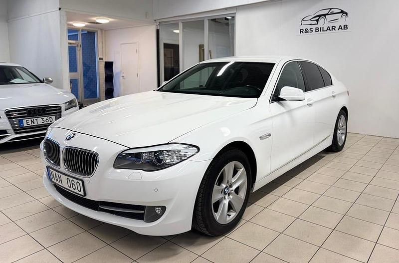 Begagnad BMW 520 184 HK (135 kW) 2013 Vit Sedan