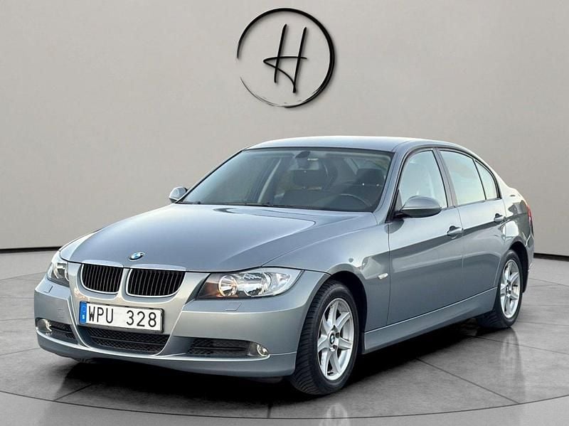 Grå Begagnad 2005 BMW 320 Advantage Sedan | 65 000 kr (Lite dyr) - Bild 1/4