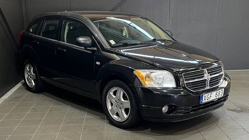 Begagnad Dodge Caliber 161 HK (118 kW) 2008 Svart Halvkombi