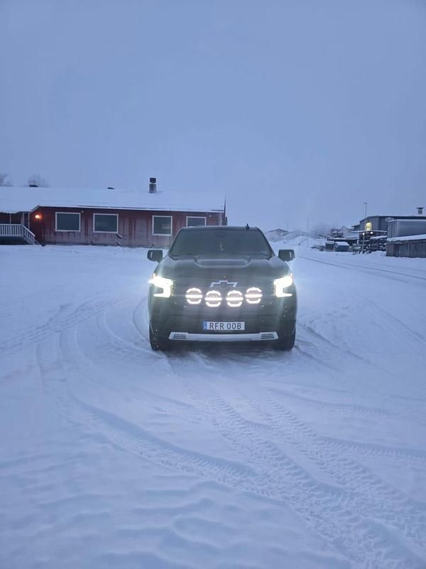 Begagnad 2023 Chevrolet Silverado Sedan | 850 000 kr - Bild 1/3