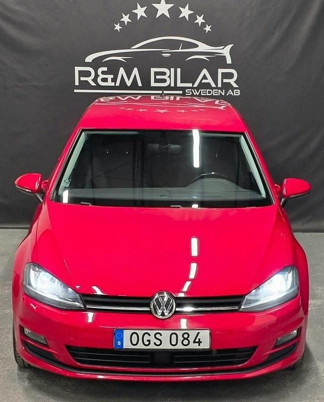 Begagnad VW Golf VII 110 HK (80 kW) 2016 Röd Halvkombi