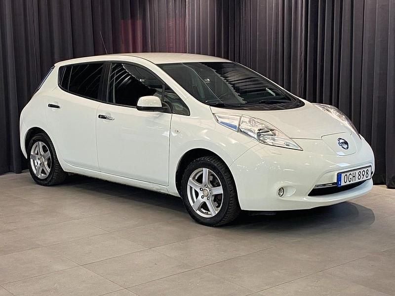 Grön Begagnad 2016 Nissan Leaf Halvkombi | 74 500 kr (Marknadspris) - Bild 1/4