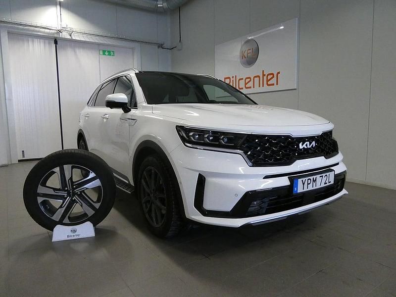Vit Begagnad 2022 Kia Sorento Advance SUV | 369 900 kr (Bra pris) - Bild 1/3