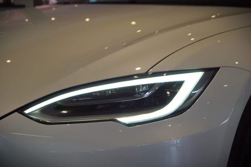 Begagnad Tesla Model S Long Range AWD 397 kW (541 HK) 2020 Vit Halvkombi