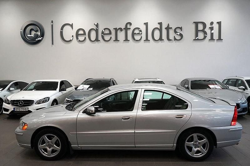 Ljusgrå Begagnad 2008 Volvo S60 Standard Sedan | 79 900 kr (Lite dyr) - Bild 1/3