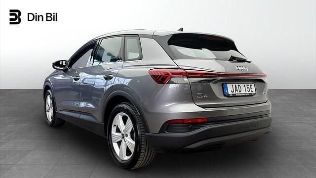 Begagnad Audi Q4 e-tron Proline 150 kW (204 HK) 2022 Tyfongrå metallic SUV