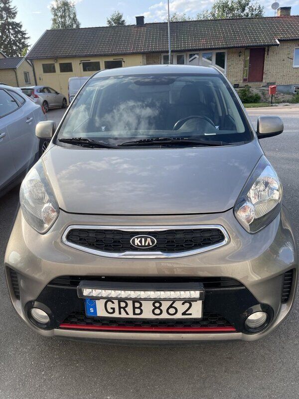 Grå Begagnad 2016 Kia Picanto Halvkombi | 96 900 kr (Marknadspris) - Bild 1/4