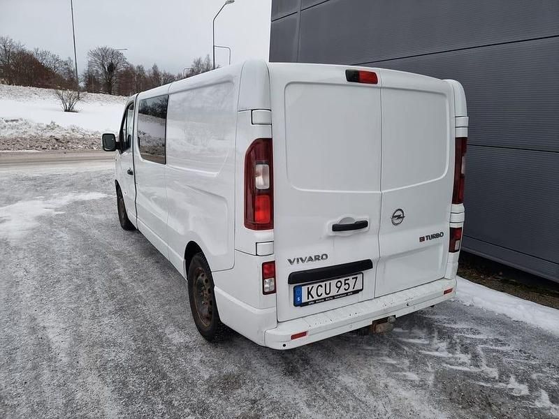 Begagnad Opel Vivaro 147 HK (108 kW) 2017 Vit Minibuss