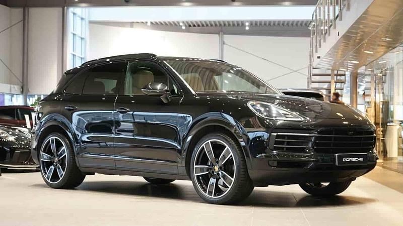Svart Begagnad 2023 Porsche Cayenne SUV | 839 000 kr (Marknadspris) - Bild 1/1