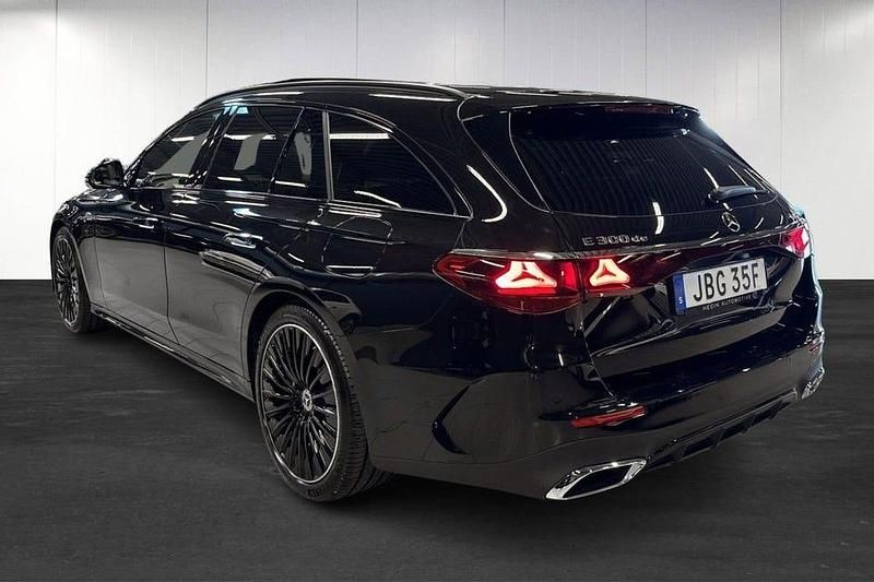 Begagnad Mercedes E300 AMG line 313 HK (230 kW) 2025 Svart Kombi