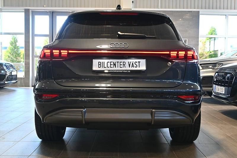 Begagnad Audi Q6 e-tron S-Line 185 kW (252 HK) 2025 Grå (manhattan grå metallic) SUV