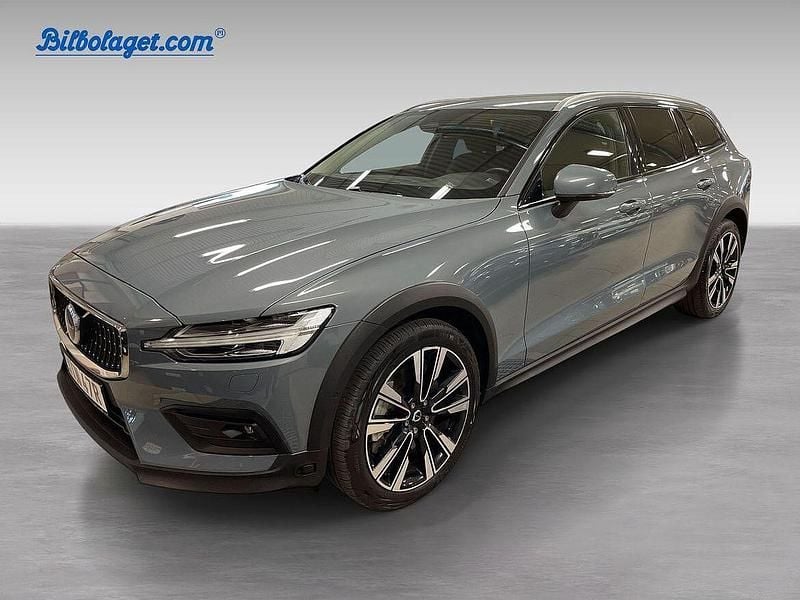 Begagnad 2024 Volvo V60 CC Kombi | 442 900 kr (Lite dyr) - Bild 1/4