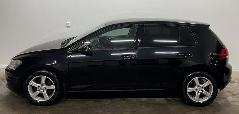 Begagnad VW Golf VII 105 HK (77 kW) 2013 Svart Halvkombi