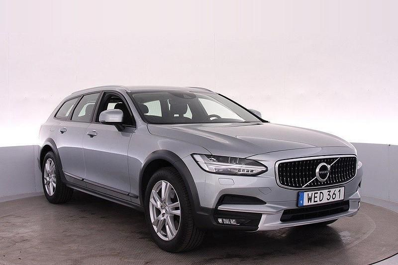 Silver Begagnad 2018 Volvo V90 CC Kombi | 239 000 kr (Bra pris) - Bild 1/4