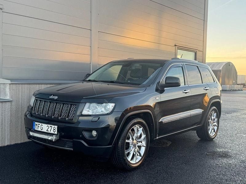 Svart Begagnad 2011 Jeep Grand Cherokee SUV | 109 000 kr (Dyr) - Bild 1/4