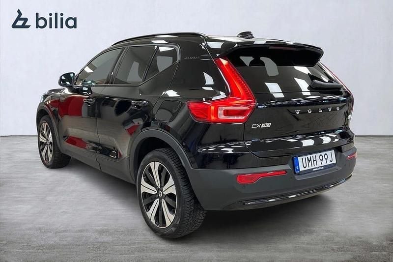 Begagnad Volvo XC40 Core 175 kW (238 HK) 2022 Svart SUV
