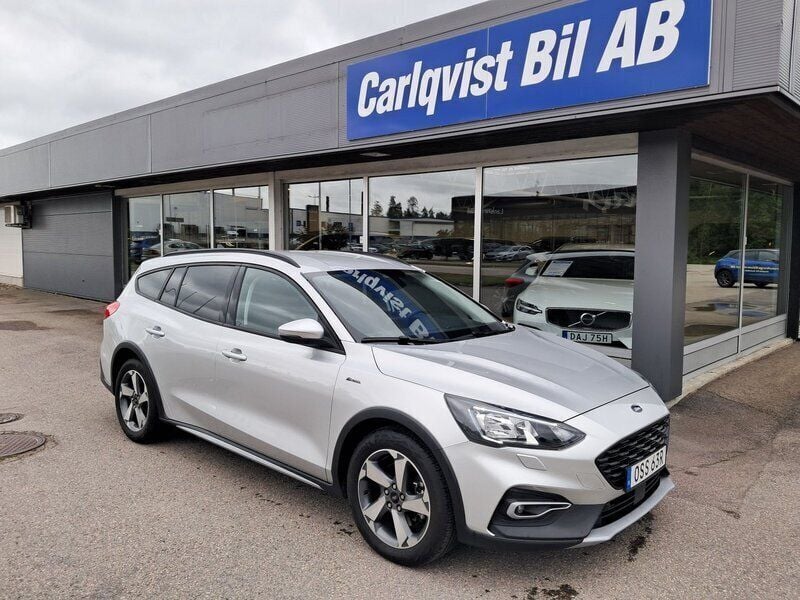 Silver metallic Begagnad 2022 Ford Focus Active Kombi | 226 000 kr (Marknadspris) - Bild 1/4