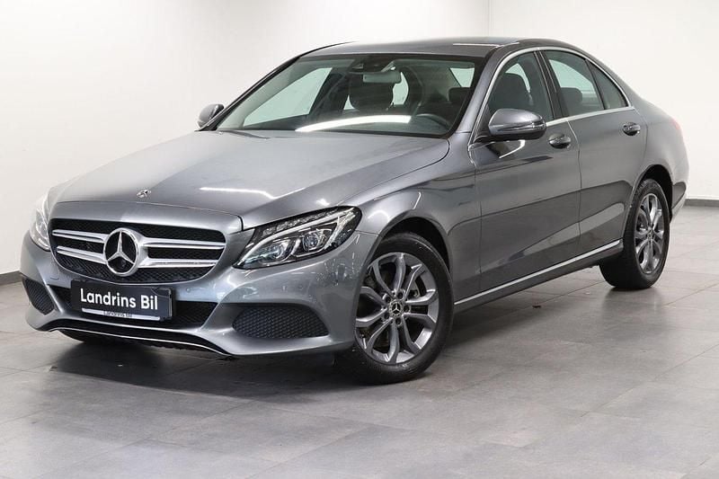 Grå Begagnad 2018 Mercedes C220 Avantgarde Sedan | 289 000 kr (Marknadspris) - Bild 1/4