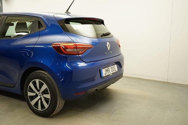 Begagnad Renault Clio V Equilibre 91 HK (66 kW) 2022 Blå Halvkombi