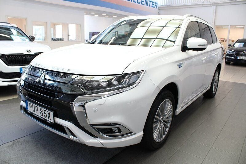 Vit Begagnad 2019 Mitsubishi Outlander P-HEV SUV | 229 900 kr (Superpris) - Bild 1/4