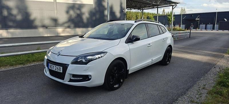Vit Begagnad 2013 Renault Mégane GrandTour GT Kombi | 90 000 kr - Bild 1/4