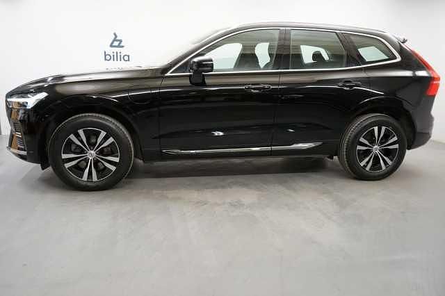 Begagnad Volvo XC60 Core 355 HK (261 kW) 2022 Svart SUV