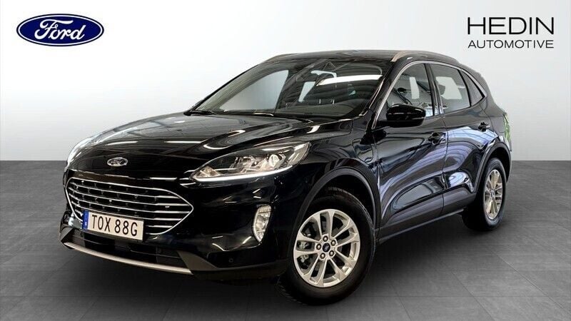 Svart (black) Begagnad 2022 Ford Kuga Titanium SUV | 289 900 kr (Marknadspris) - Bild 1/4