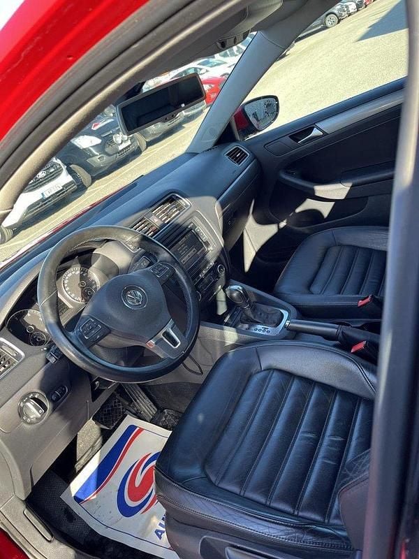 Röd Begagnad 2012 VW Jetta GT Sedan | 91 000 kr (Marknadspris) - Bild 1/4