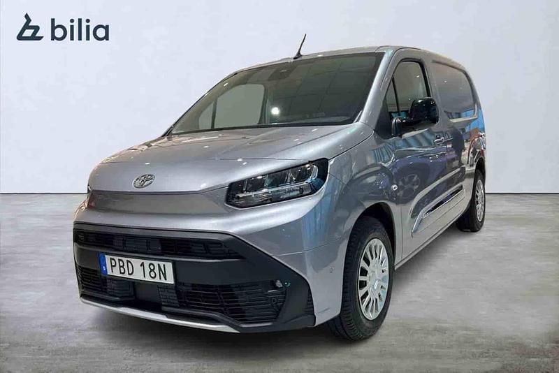 Silver Begagnad 2024 Toyota Proace City City Minibuss | 369 900 kr (Lite dyr) - Bild 1/1
