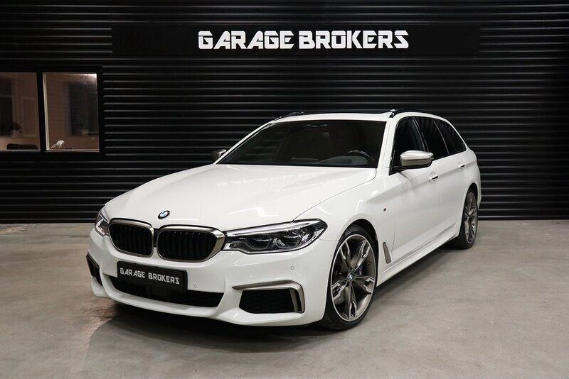 Vit Begagnad 2018 BMW M550 Sedan | 449 000 kr - Bild 1/4