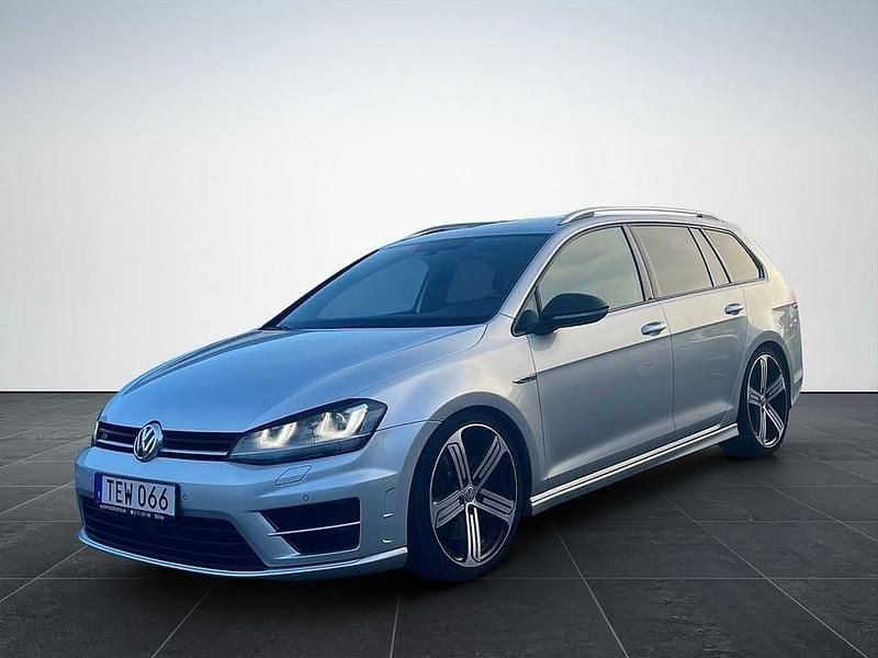 Begagnad VW Golf VII R 301 HK (221 kW) 2017 Silver Kombi