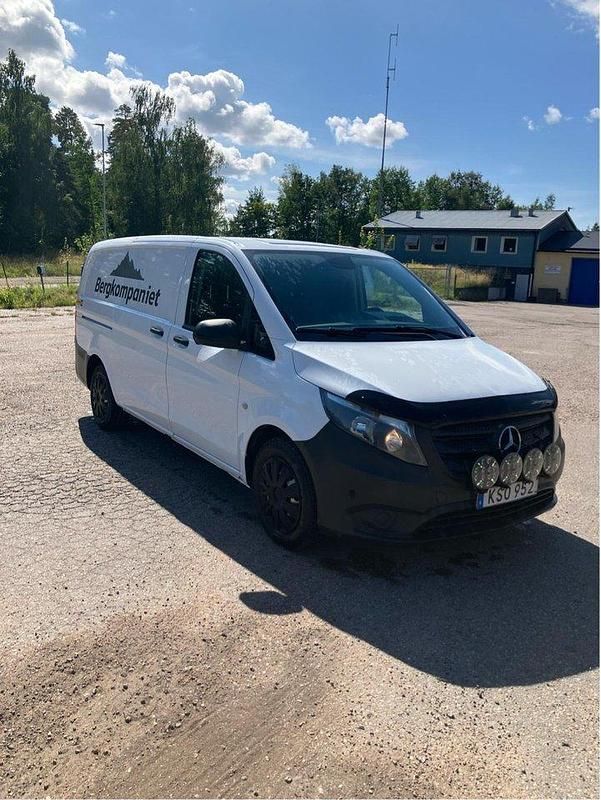 Vit Begagnad 2015 Mercedes Vito Minibuss | 85 000 kr (Marknadspris) - Bild 1/4