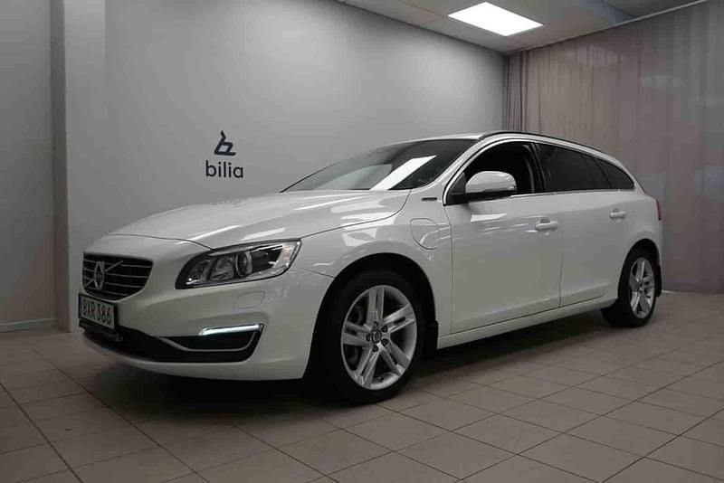 Vit Begagnad 2016 Volvo V60 Business Edition Kombi | 159 900 kr (Marknadspris) - Bild 1/1