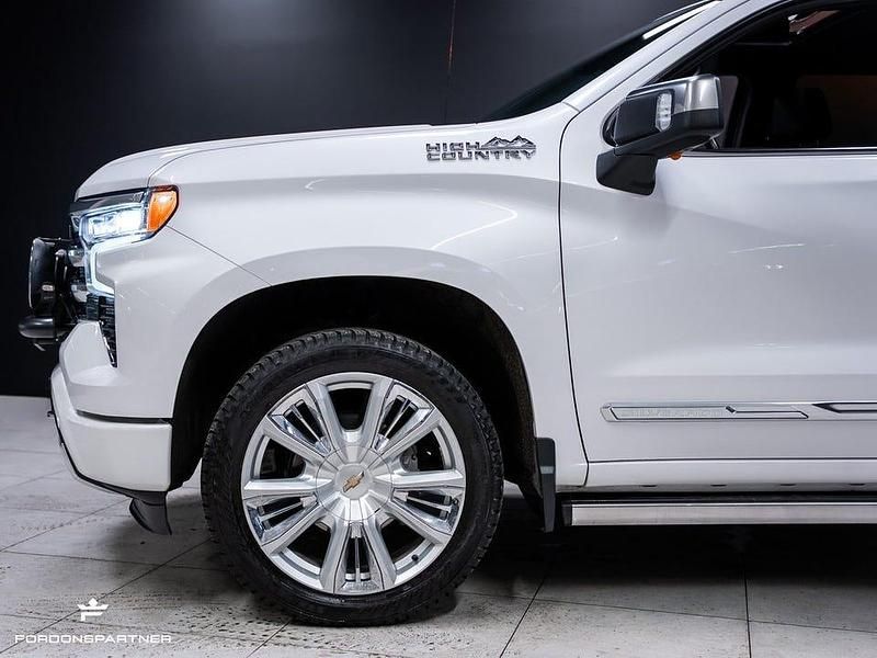 Begagnad Chevrolet Silverado 426 HK (313 kW) 2023 Vit