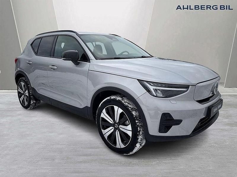 Silver Begagnad 2022 Volvo XC40 Core SUV | 319 500 kr (Superpris) - Bild 1/3