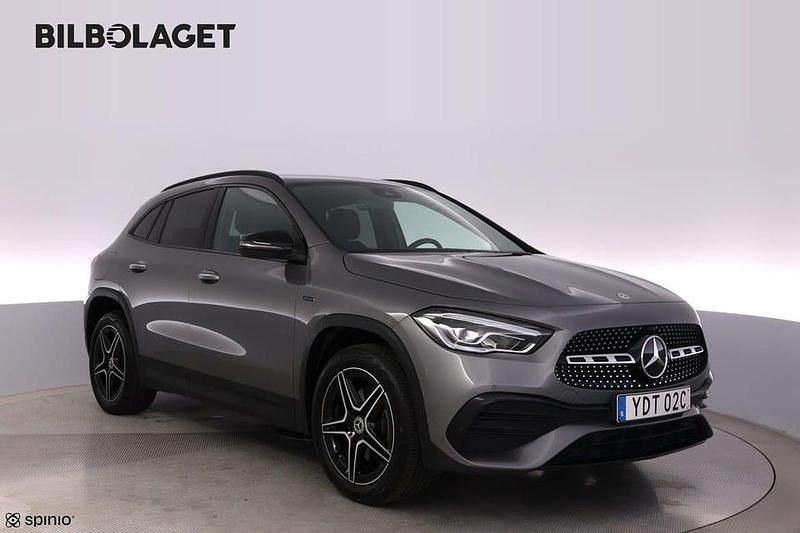 Grå Begagnad 2021 Mercedes GLA250 SUV | 349 800 kr - Bild 1/4
