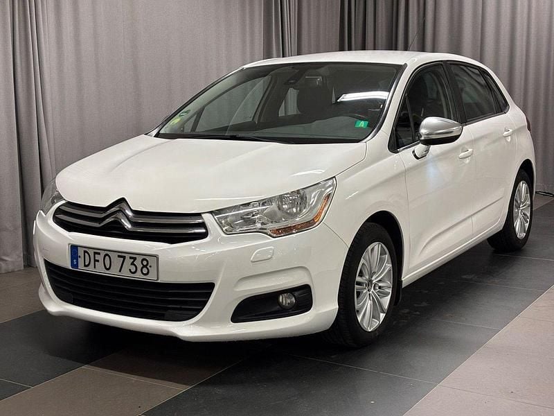 Vit Begagnad 2014 Citroën C4 Halvkombi | 89 900 kr (Marknadspris) - Bild 1/4