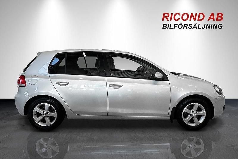 Begagnad VW Golf VI 105 HK (77 kW) 2011 Brun Halvkombi