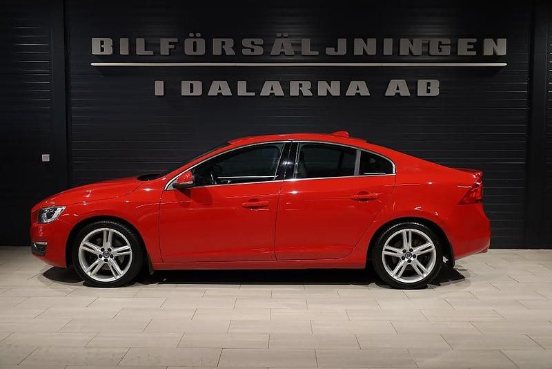 Begagnad Volvo S60 306 HK (225 kW) 2016 Röd Sedan