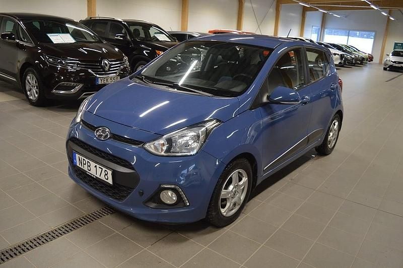 Begagnad Hyundai i10 Premium 87 HK (63 kW) 2014 Blå Halvkombi
