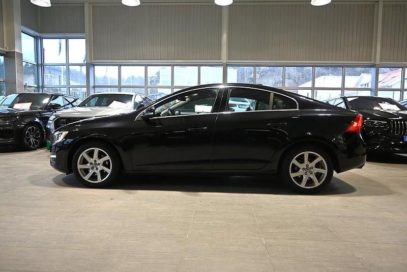 Begagnad Volvo S60 Summum 116 HK (85 kW) 2013 Svart Sedan