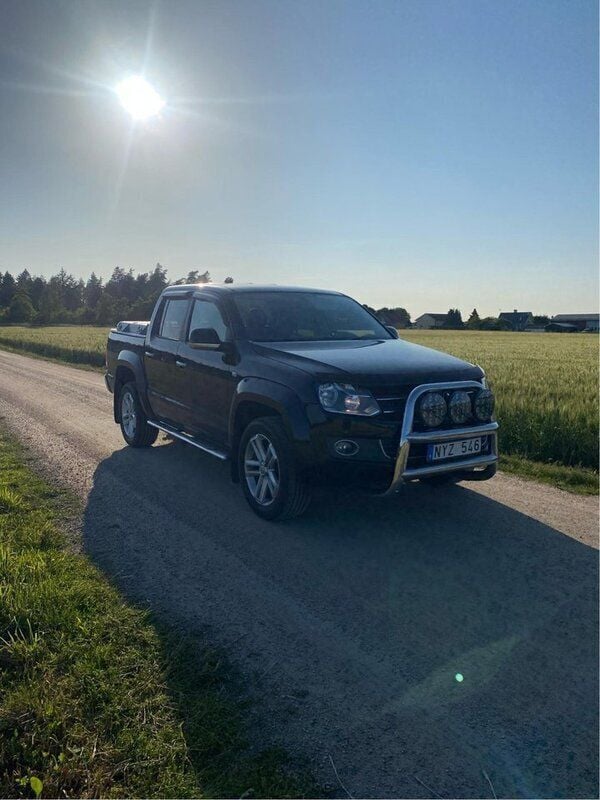 Svart Begagnad 2014 VW Amarok Highline Pickup | 160 000 kr (Superpris) - Bild 1/4