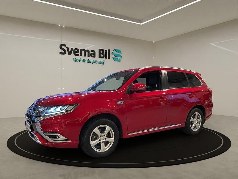Vinrödmetallic Begagnad 2019 Mitsubishi Outlander P-HEV SUV | 234 900 kr - Bild 1/4