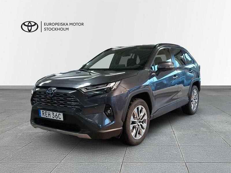 Mörkgrå (grå) Begagnad 2024 Toyota RAV4 Hybrid Executive SUV | 499 900 kr (Lite dyr) - Bild 1/3