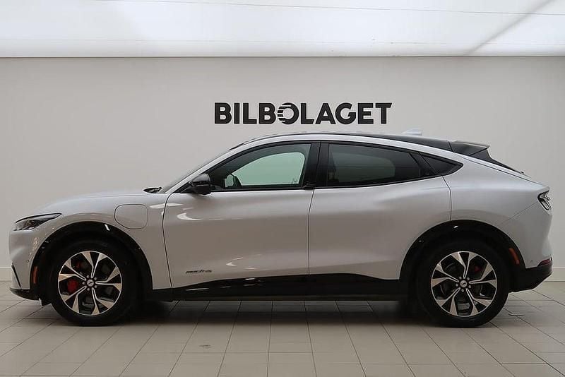 Begagnad Ford Mustang Mach-E Standard Range 275 kW (375 HK) 2022 Vit SUV