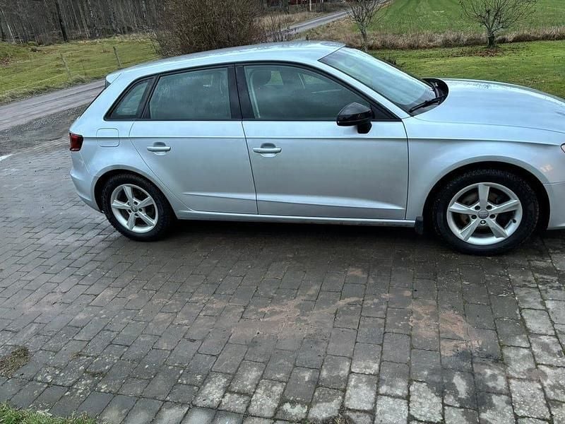 Begagnad Audi A3 105 HK (77 kW) 2014