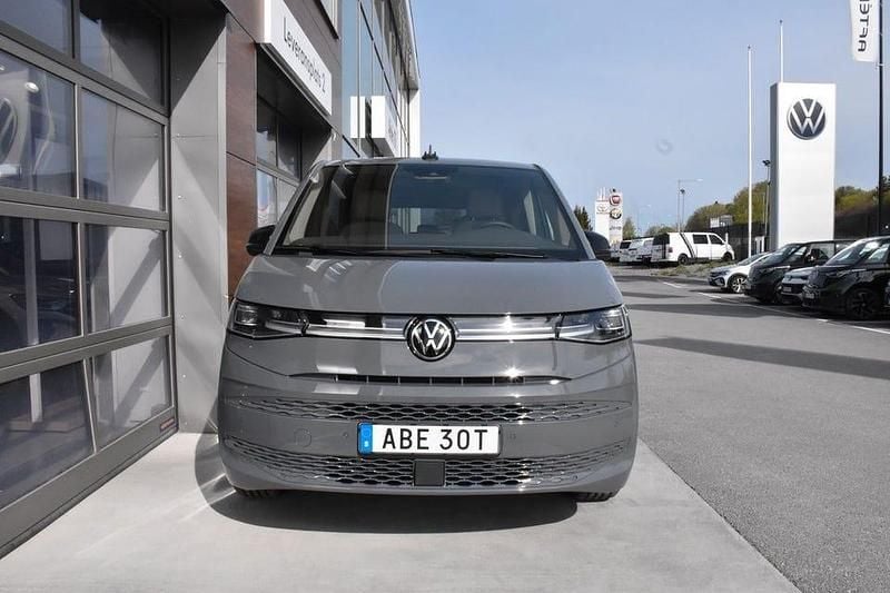 Begagnad VW Multivan Style 245 HK (180 kW) 2025 Grå Van