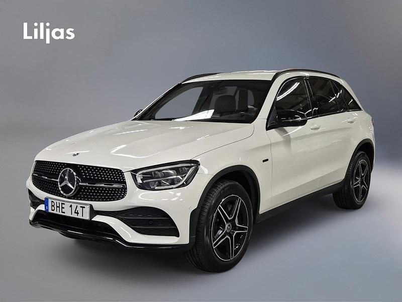 Begagnad Mercedes GLC300e AMG 310 HK (228 kW) 2020 Vit SUV